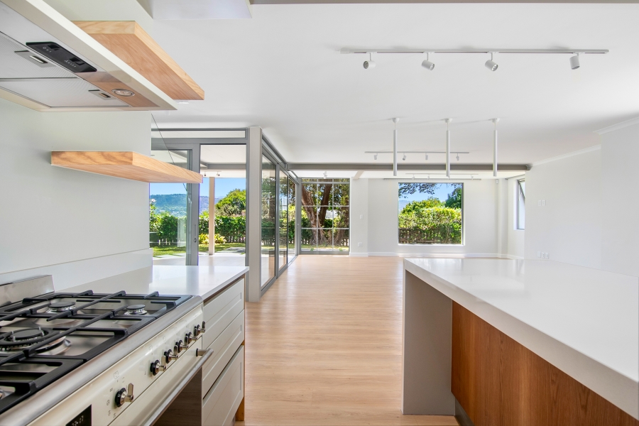 4 Bedroom Property for Sale in Leisure Isle Western Cape